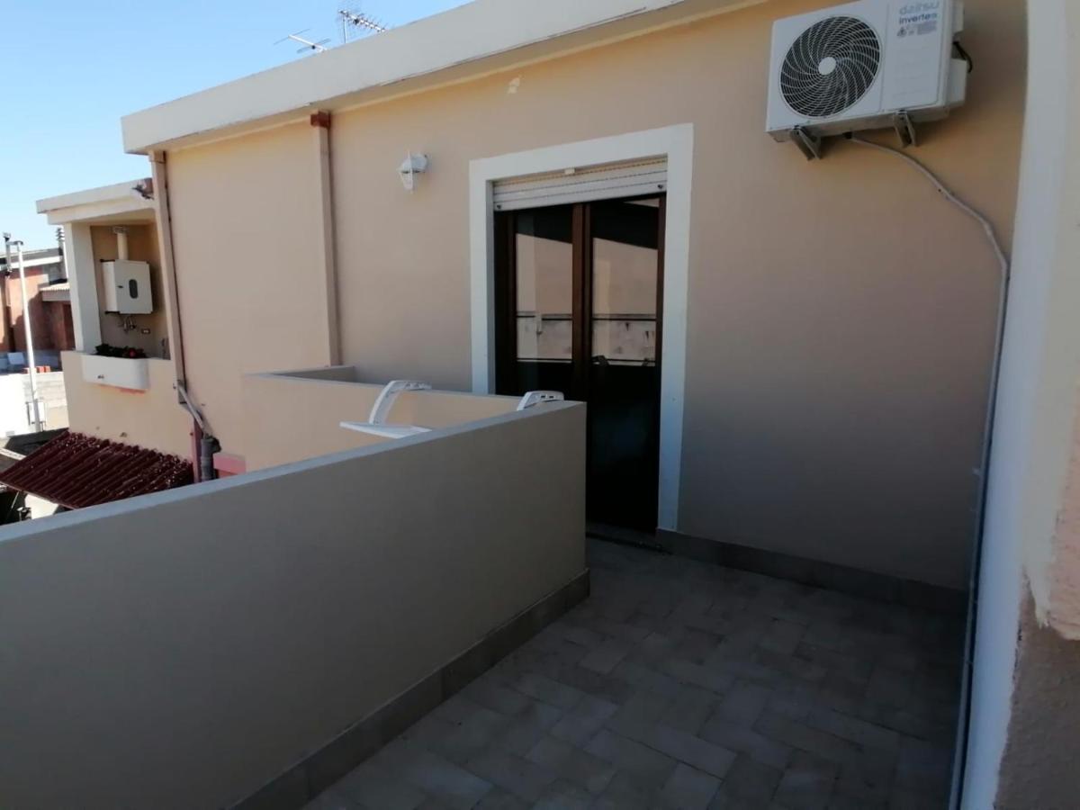 Luminoso Appartamento Con Terrazza......C.U......Q2483 Sìnnai Exteriör bild