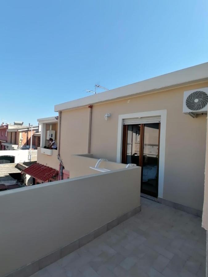 Luminoso Appartamento Con Terrazza......C.U......Q2483 Sìnnai Exteriör bild
